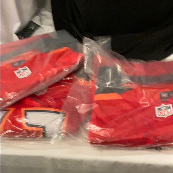 Nike Buccaneers #12 Tom Brady Red Jersey - Picture 5 of 8